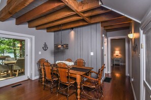 House, Multiple Beds, Hot Tub | Private kitchen | Fridge, microwave, stovetop, dishwasher - Bearfoot Lodge (Oakland)