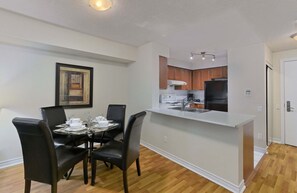 Dining - 1 Bedroom/1 Bathroom Suite (Scarborough ON)