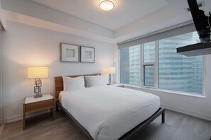 1 makuuhuone, työpöytä, silitysrauta/-lauta, Wi-Fi