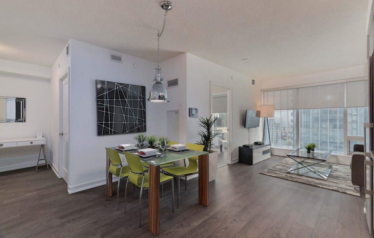 1 Bedroom/1 Bathroom Suite