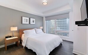 2 bedrooms, desk, iron/ironing board, WiFi