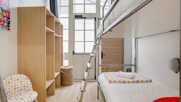 4 bedrooms, iron/ironing board, travel cot, WiFi