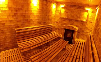 Sauna, hot tub, massages