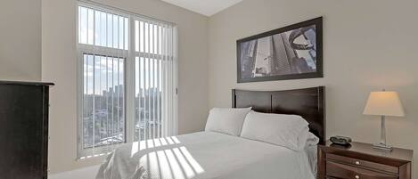 2 Schlafzimmer, Schreibtisch, Bügeleisen/Bügelbrett, WLAN