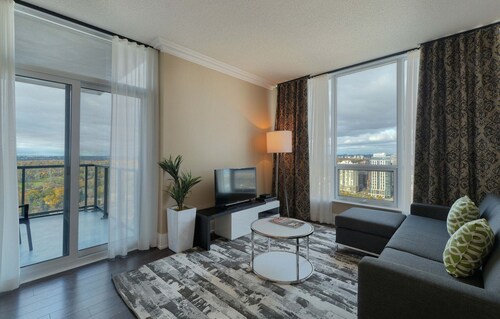 2 Bedroom/2 Bathroom Suite