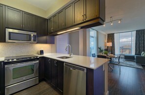 Fridge, microwave, oven, stovetop - 2 Bedroom/2 Bathroom Suite (Etobicoke)