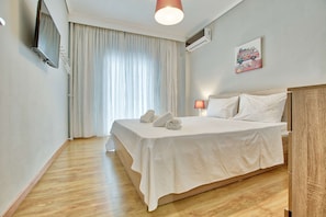 1 bedroom, iron/ironing board, travel cot, free WiFi