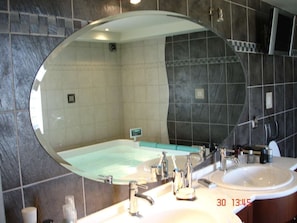 Bathroom - Eos Luxury Villa Nilie Hospitality MGMT (Thermaikos)