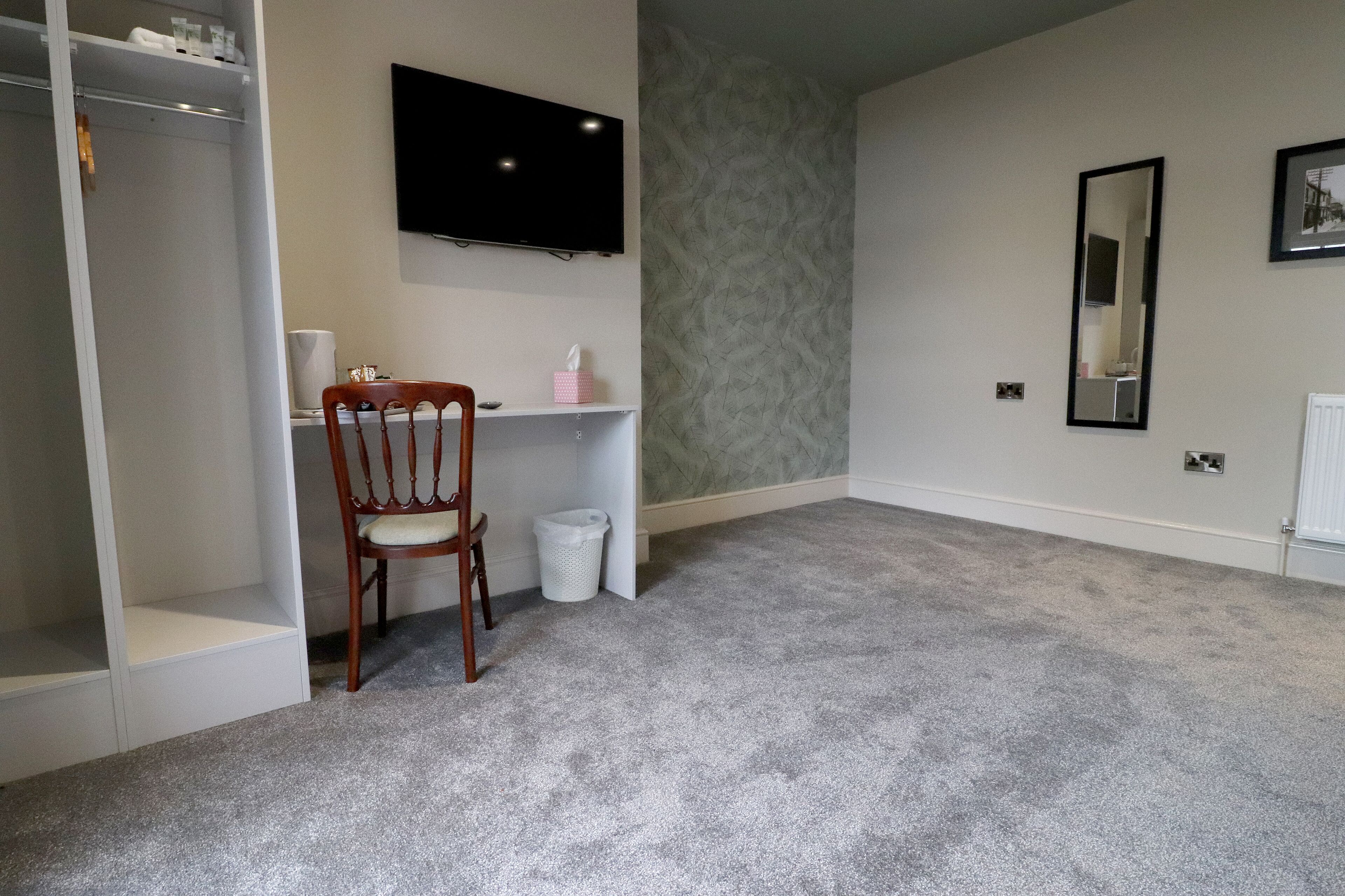 1 bedroom, in-room safe, desk, laptop workspace