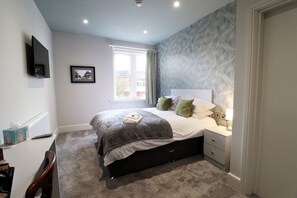 Caja de seguridad en la habitación y escritorio