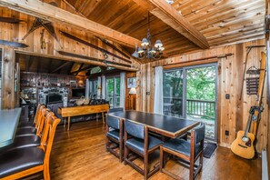 Ferienhaus, Mehrere Betten, Kamin | Eigene Küche | Kühlschrank, Mikrowelle, Herdplatte, Geschirrspüler