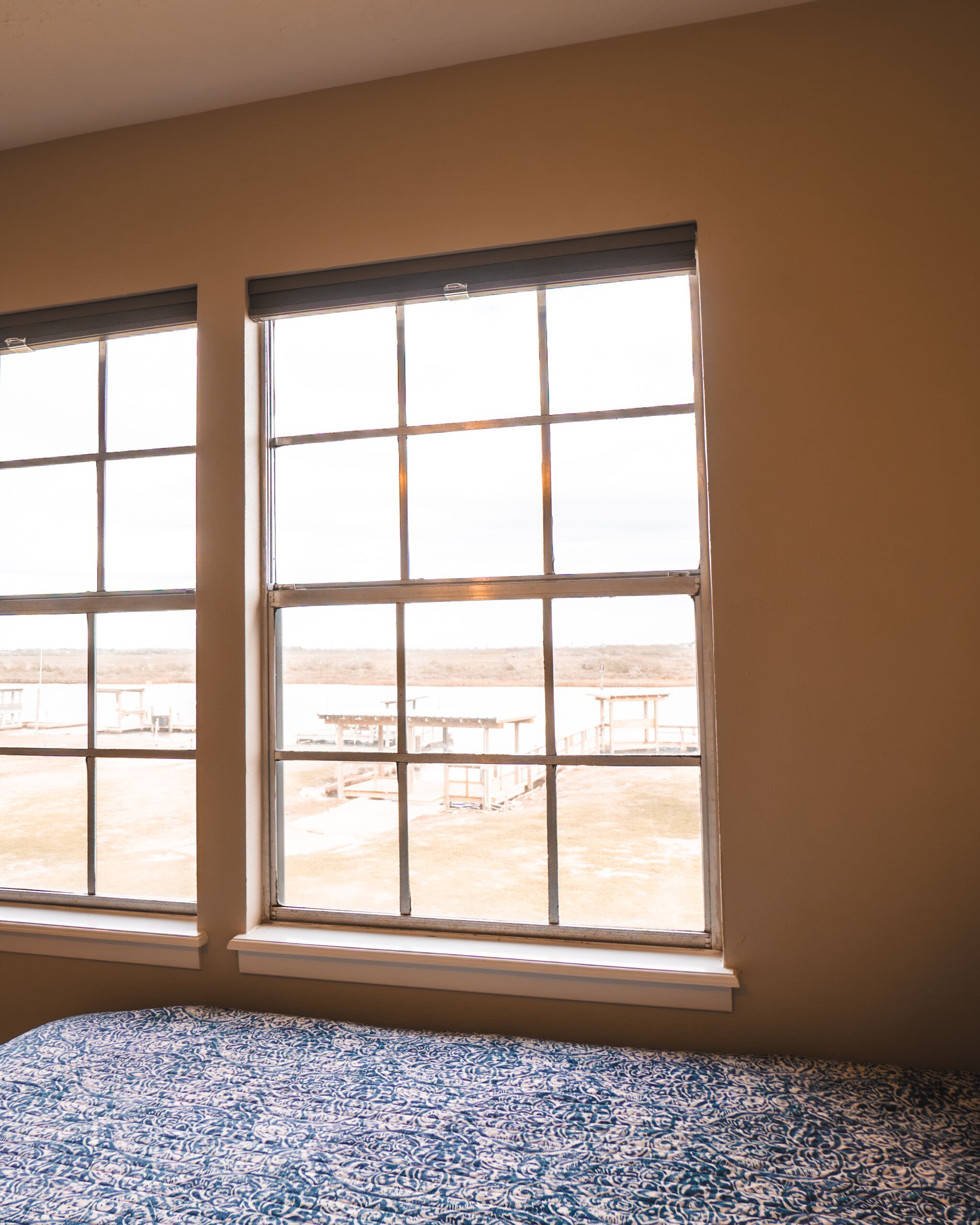 3 bedrooms, internet, bed sheets