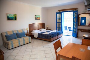 32-inch LED TV with satellite channels, TV - Blue waves Studios (Karpathos)