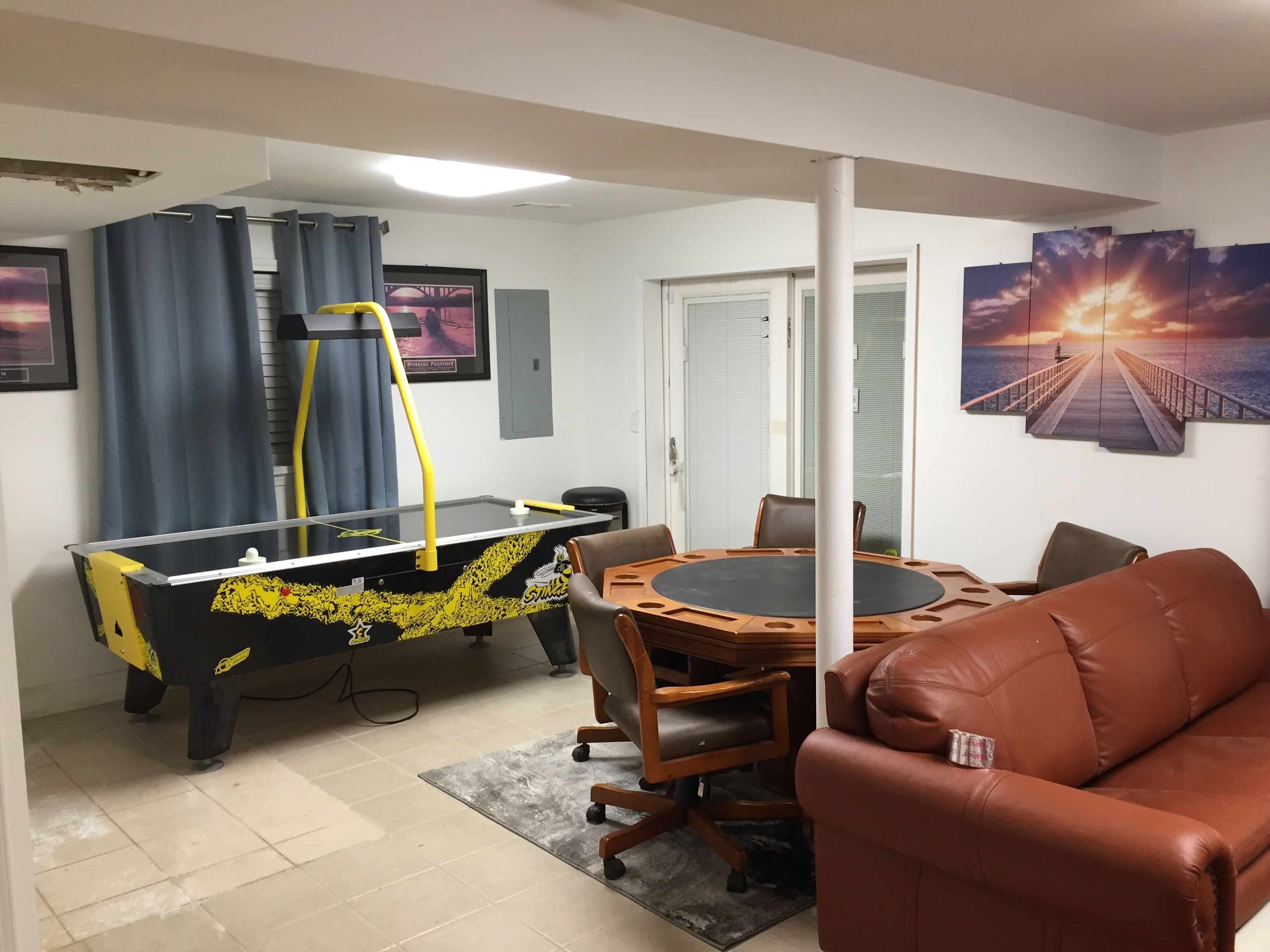 The Super House, 5 to Airport, Swimming Pool, Hot Tub, Pool table, mini resort!