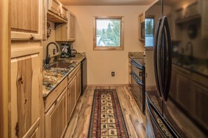Fridge, microwave, oven, stovetop - Condo w/fireplace, great views & community pool/hot tub - Hidden Village Big Sky Retreat (Big Sky)