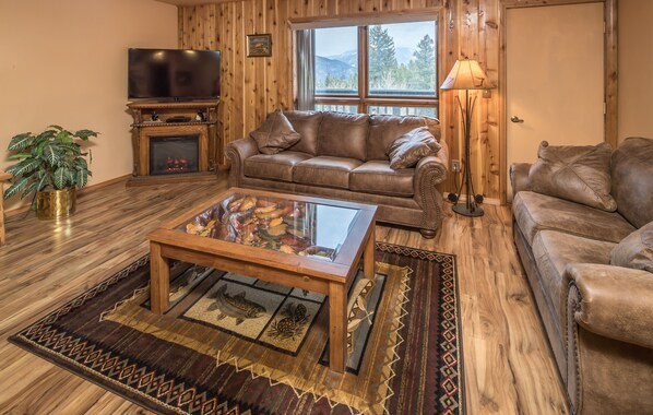 Flat-screen TV, fireplace - Condo w/fireplace, great views & community pool/hot tub - Hidden Village Big Sky Retreat (Big Sky)