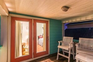 Property grounds - A southern comfort - 100 steps to the sand! (Bolivar Peninsula)