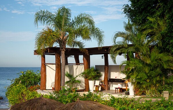 Property grounds - Mayan Palace at Puerto Vallarta (Marina Vallarta)