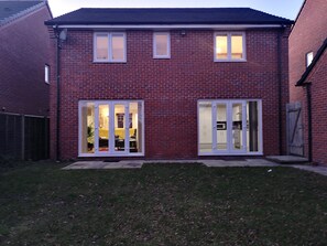 Exterior detail - 4 BEDROOM DETACHED HOUSE IN THE POPULAR QUIET NIGHTINGALE GARDENS (Swinton Manchester)