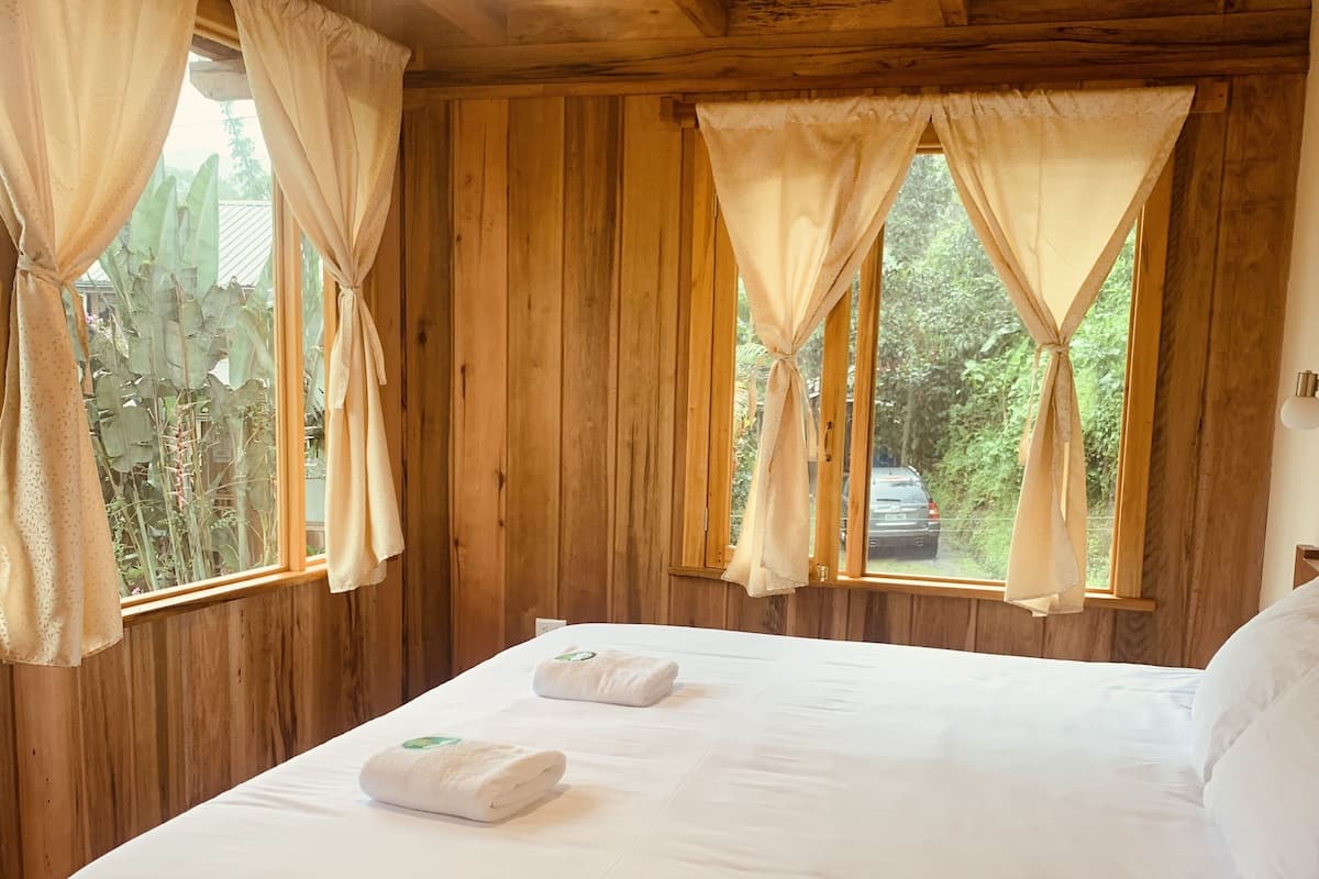 Cubrecamas, wifi gratis y ropa de cama