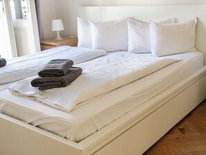 4 slaapkamers, een strijkplank/strijkijzer, wifi, beddengoed