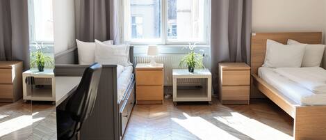 4 Schlafzimmer, Bügeleisen/Bügelbrett, WLAN, Bettwäsche