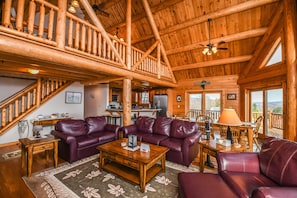 House, Multiple Beds, Hot Tub | Living room