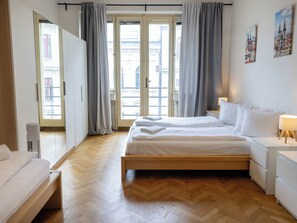 3 bedrooms, iron/ironing board, WiFi, bed sheets