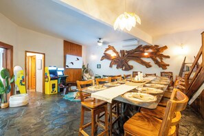 Dining - 🌴16 Bed Compound Oasis 🌴Downtown Jaco with Private Pool & Hot Tub (Jaco Beach)