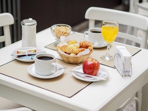 Free daily continental breakfast