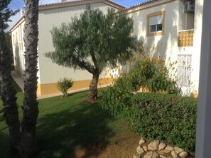 المنطقة المحيطة بالمنشأة