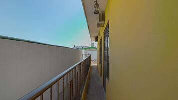 Standard Room (Quintuple) | Balcony