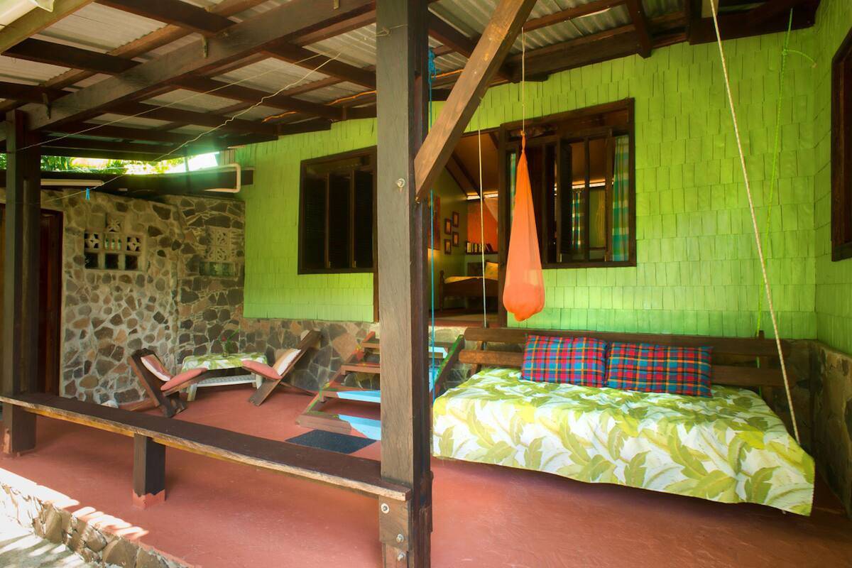 Kamar Quadruple Keluarga | Ruang kerja ramah laptop, Wi-Fi gratis, dan didekorasi berbeda-beda