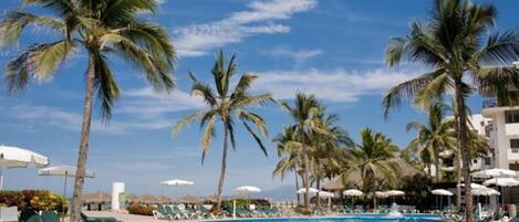 Indoor pool, outdoor pool