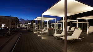 Seasonal outdoor pool, open 9:00 AM to 7:00 PM, pool umbrellas - Quadrifoglio Village (Pontecagnano Faiano)