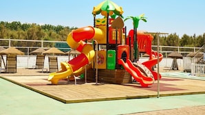 Children's play area - outdoor - Quadrifoglio Village (Pontecagnano Faiano)