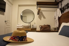 Premium bedding, in-room safe, laptop workspace, blackout curtains - Lima 18 Boutique (Lima)