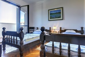 5 dormitorios, escritorio, wifi gratis y ropa de cama