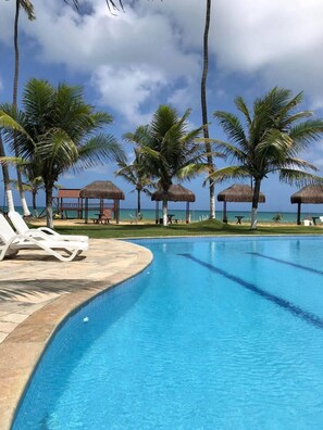 3 outdoor pools, open 8:00 AM to 8:30 PM, free cabanas, pool umbrellas - Na Praia Flats Ancorar 6201 (Ipojuca)