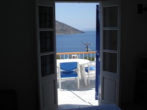 Departamento panorámico, 3 camas individuales, balcón, vista al mar | Vista del balcón