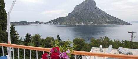 Departamento panorámico, 3 camas individuales, balcón, vista al mar | Vista del balcón