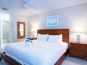 2 bedrooms, iron/ironing board, WiFi, bed sheets - Sandy Pointe 210 · Mangrove & Bay View · Pool (Holmes Beach)