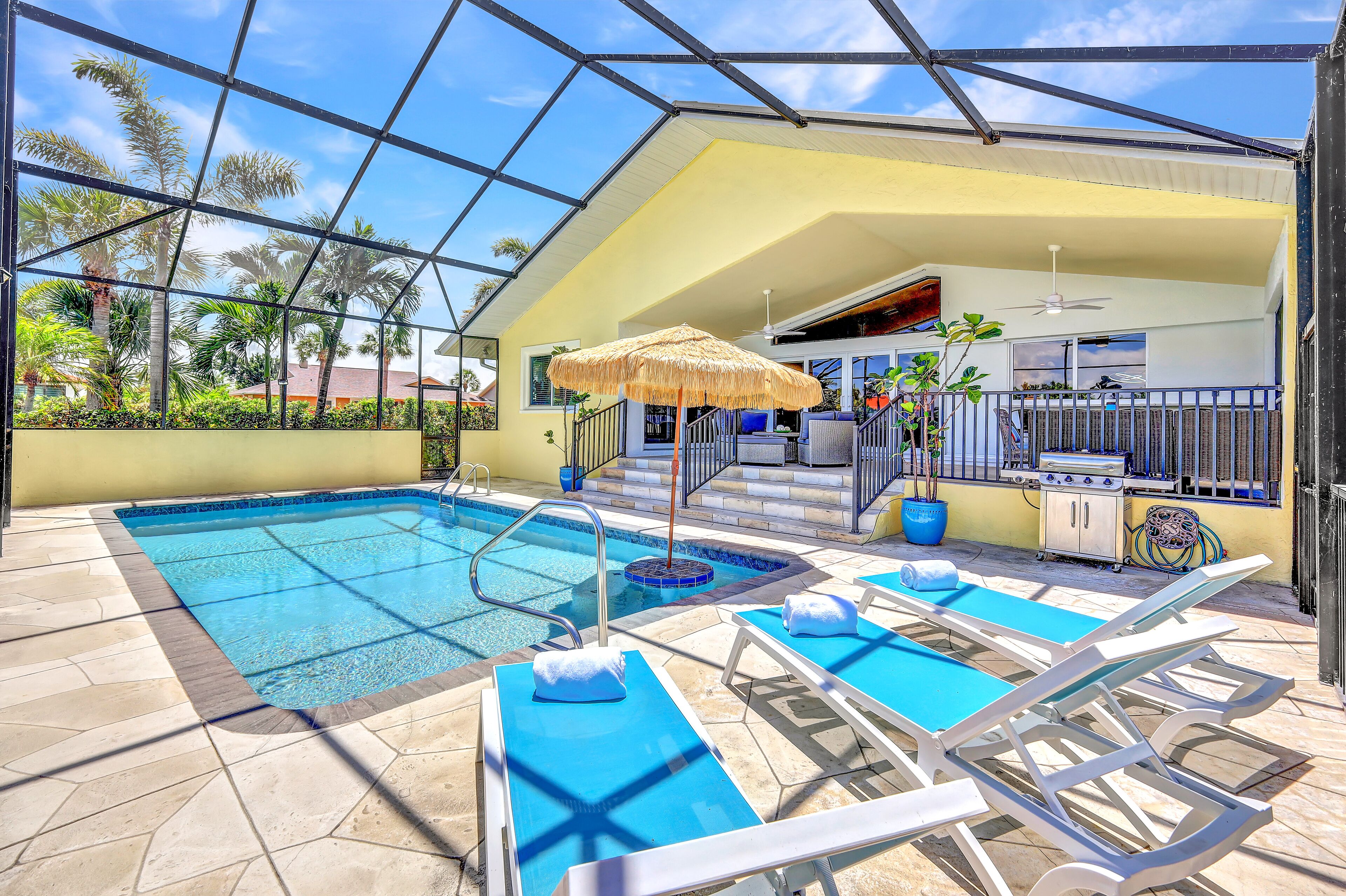 Sunny Daze! Vanderbilt Waterfront!  - 3 Luxury King Mattresses! Walk to the Beach!