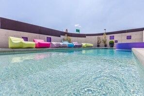 Et oppvarmet basseng