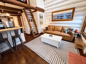 TV, fireplace, offices - Cozy Mountain Cabin | Hot Tub | Ski In / Ski Out (Whitefish)