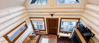 Cozy Mountain Cabin | Hot Tub | Ski In / Ski Out