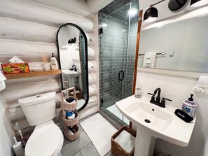 Doccia, asciugacapelli, asciugamani