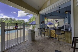 Balcony - Elegant 4 Bedroom Villa With South Facing Pool in Kissimmee Resort (Kissimmee)