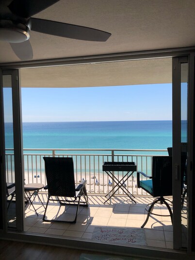 100 PLUS 5 STARS! BEACHFRONT! FREE BEACH CHAIRS! STAND UP SHOWER! FULLY STOCKED!