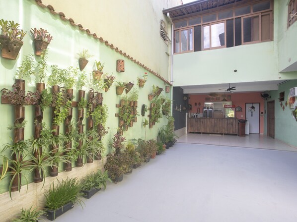 Front of property - Pousada Aroeira (Fundao)